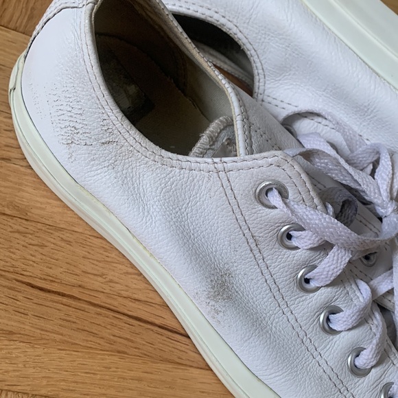 White leather converse low tops - Picture 3 of 7